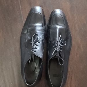 Men's Hugo boss size 10 leather dress shoes